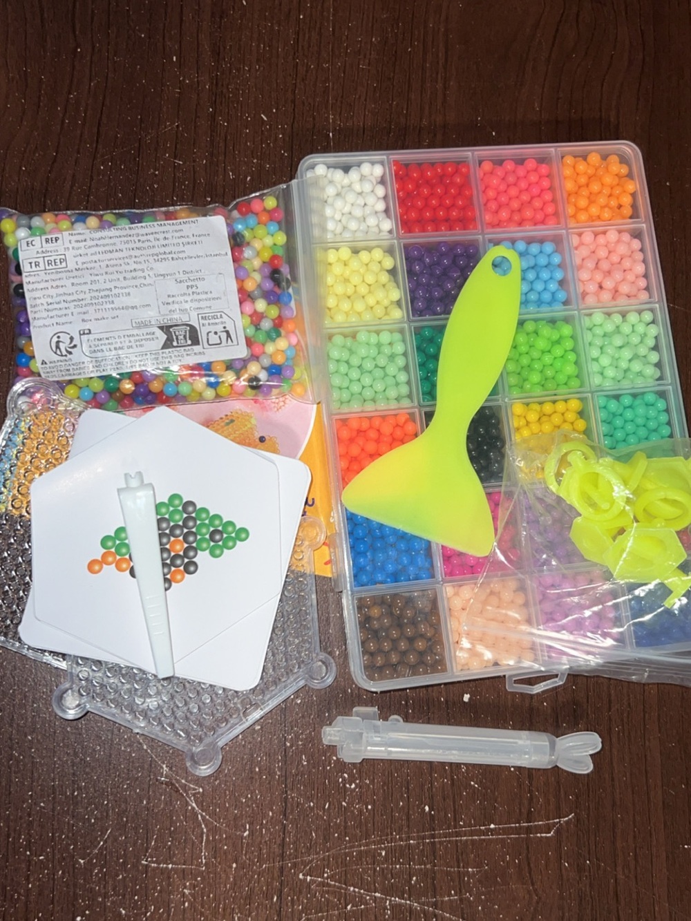 Kids Bead Art Kit with Neon Green Tool - Creative Toy Set